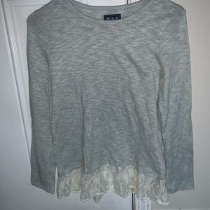 Cute gray tee with white floral mesh!